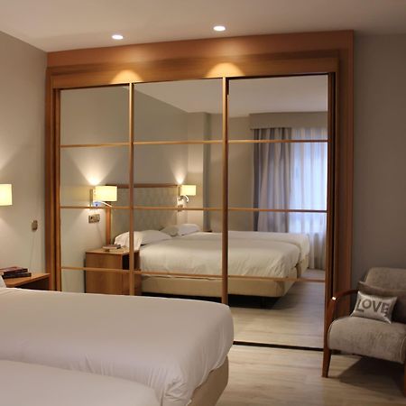 אוביידו Hotel Carreno מראה חיצוני תמונה
