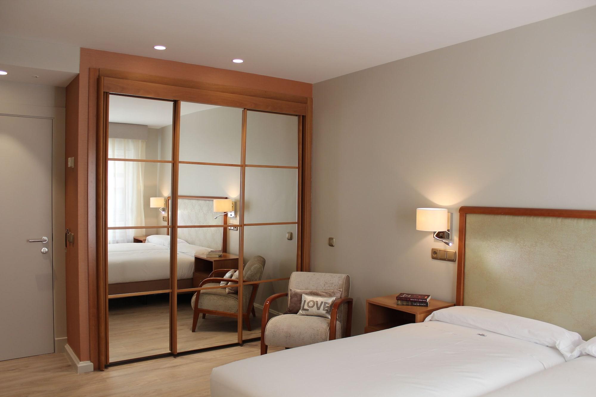 אוביידו Hotel Carreno מראה חיצוני תמונה