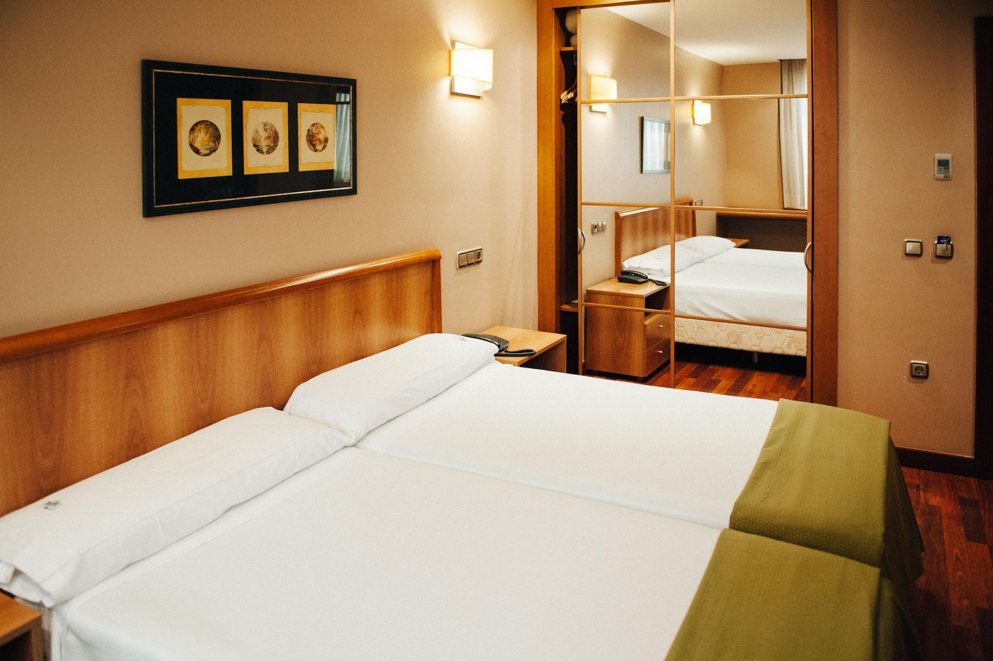 אוביידו Hotel Carreno מראה חיצוני תמונה