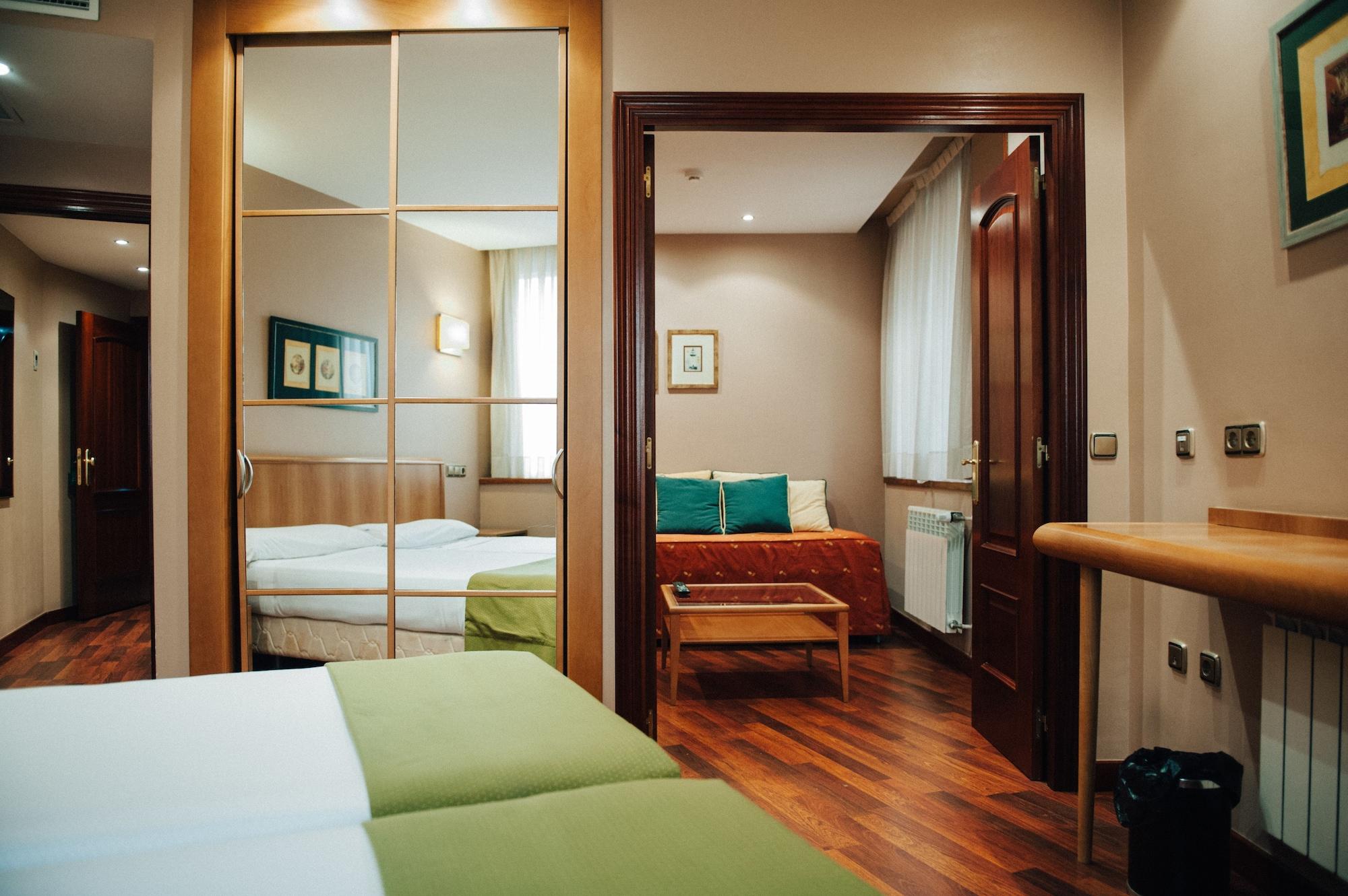 אוביידו Hotel Carreno מראה חיצוני תמונה