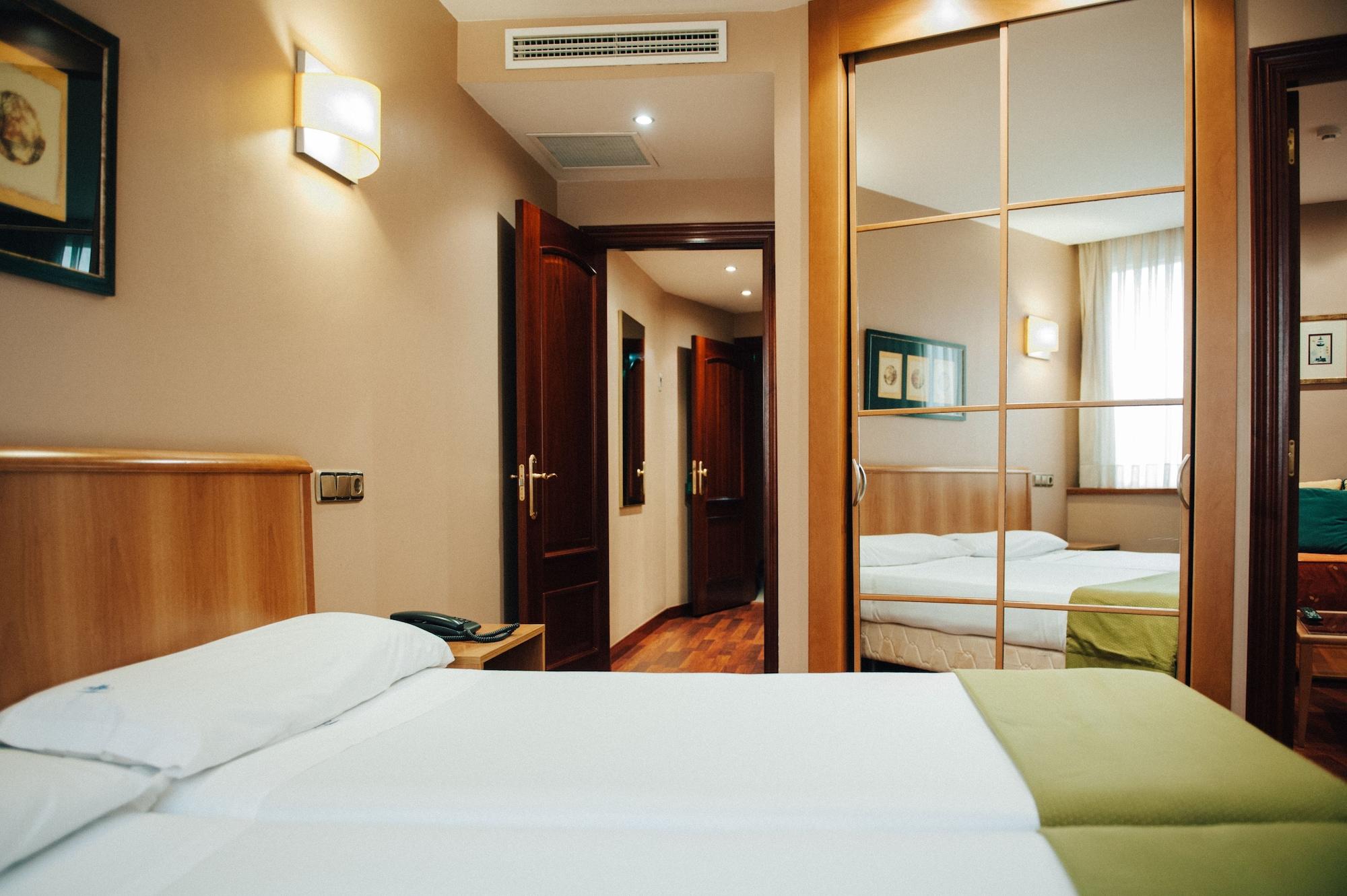 אוביידו Hotel Carreno מראה חיצוני תמונה