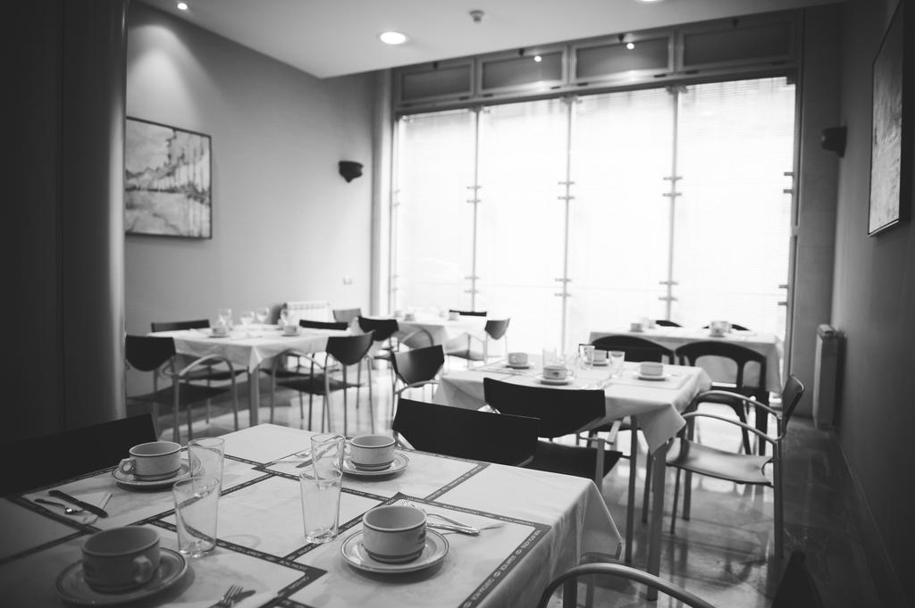 אוביידו Hotel Carreno מראה חיצוני תמונה