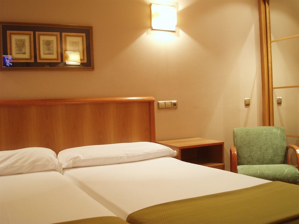 אוביידו Hotel Carreno מראה חיצוני תמונה