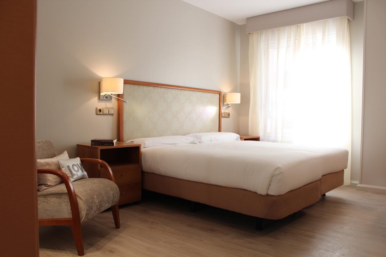 אוביידו Hotel Carreno מראה חיצוני תמונה