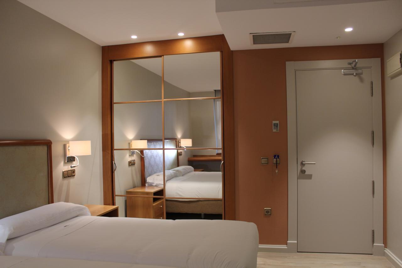 אוביידו Hotel Carreno מראה חיצוני תמונה