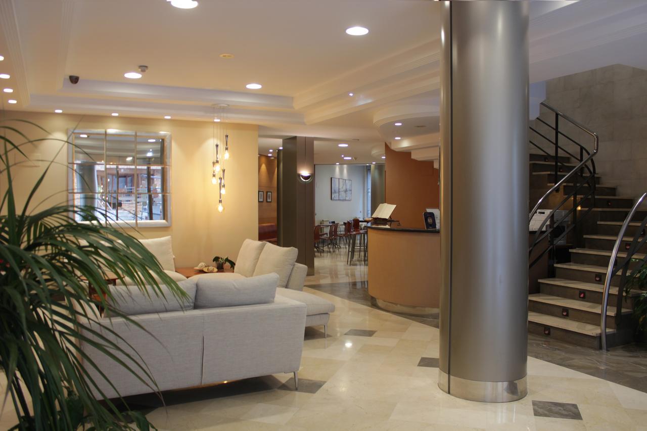 אוביידו Hotel Carreno מראה חיצוני תמונה