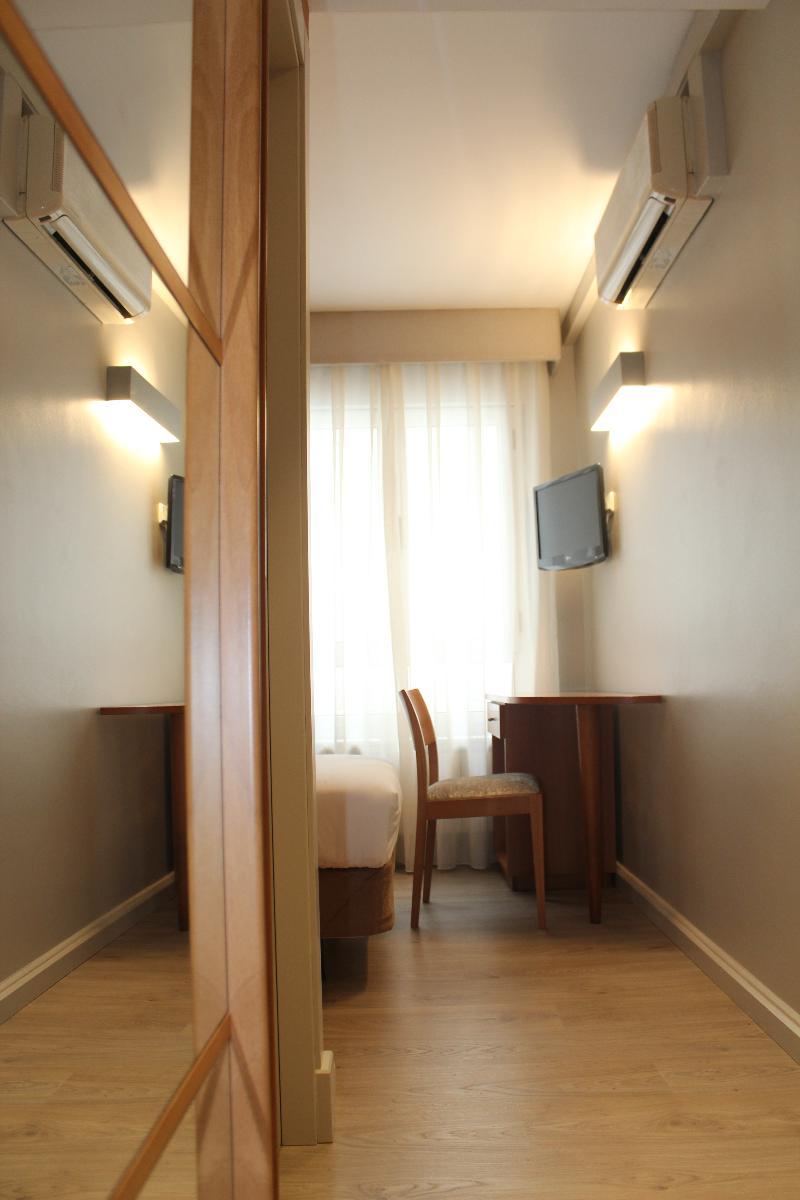 אוביידו Hotel Carreno מראה חיצוני תמונה