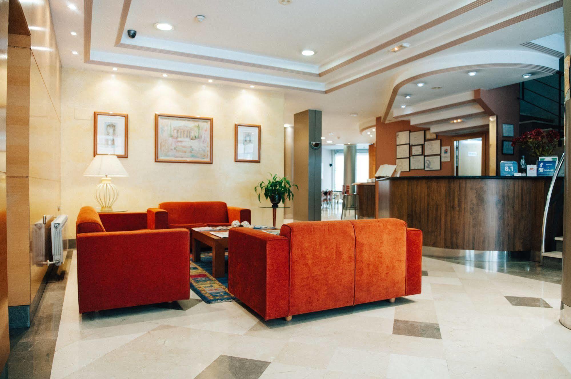 אוביידו Hotel Carreno מראה חיצוני תמונה