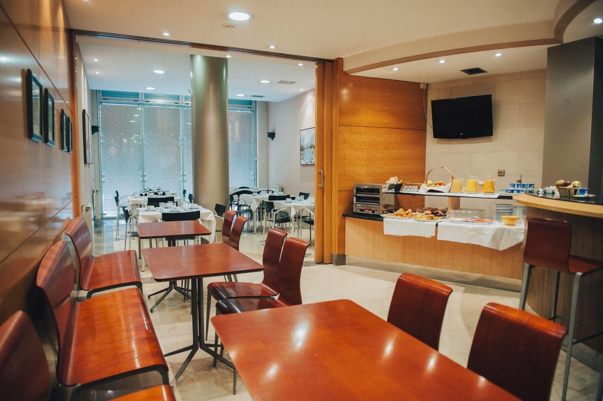 אוביידו Hotel Carreno מראה חיצוני תמונה